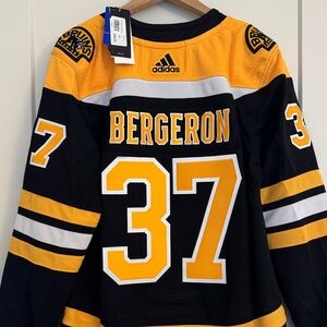Adidas Boston Bruins #37 Hockey Jersey BRAND NEW